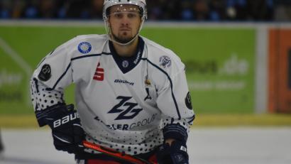 Archivbild: gb
Die Blue Devils besiegten am Mittwoch die Passau Black Hawks mit 4:1. Tomas Rubes erzielte das 2:1 und bereitete zwei weitere Tore vor.