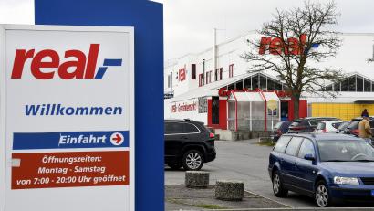 Bild: Petra Hartl
Dem Real-Markt in Amberg an der Fuggerstraße drohte die Schließung. Nun gibt es eine neue Entwicklung.