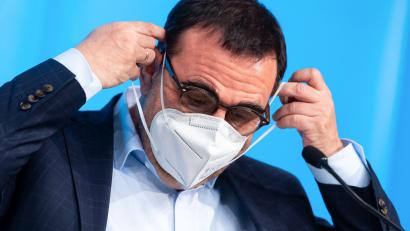 Archivbild: Sven Hoppe
Klaus Holetschek (CSU), Gesundheitsminister von Bayern, nimmt an einer Sitzung teil. Foto: Sven Hoppe/dpa/Archivbild