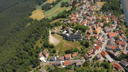 Archivbild: Michael Ascherl
Das idyllische Leuchtenberg liegt nur fünf Kilometer südlich von Irchenrieth. Trotzdem schrumpft der Ort im Vergleich zur Nachbargemeinde.
