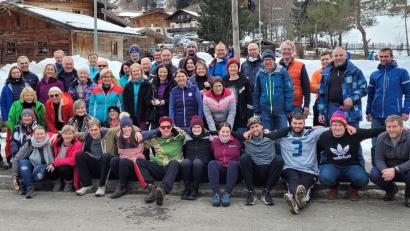 Bild: szl
Eine 50-köpfige Sportlergruppe der DJK Neustadt und des SV Wurz erkundete bei einer dreitägigen Skifahrt Südtiroler Skigebiete.
