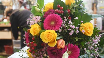 Bild: Gabi Schönberger
Keine Lust auf rote Rosen? Bunte Blumensträuße sind am Valentinstag besonders beliebt.