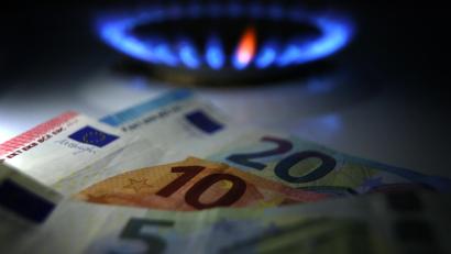 Bild: Karl-Josef Hildenbrand/dpa
In der Ukraine flammt ein Konflikt auf, die deutschen Gasspeicher sind historisch schlecht gefüllt. Die Furcht vor einem Engpass ist groß. Derweil steigen die Preise für den Energieträger weiter gewaltig - auch bei den Stadtwerken Weiden.. Gibt es Zusammenhänge?