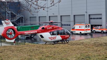 Bild: blm
Bei einem Arbeitsunfall in Sulzbach-Rosenberg wurde am Dienstagvormittag, 15. Februar, ein 35-jähriger Mitarbeiter verletzt und mit dem Rettungshubschrauber in ein Krankenhaus gebracht.