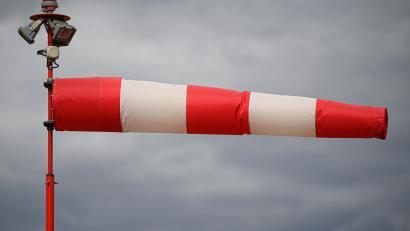 Bild: Robert Michael
Der Deutsche Wetterdienst (DWD) weist in einer Meldung auf eine Sturm- und Orkanlage hin.