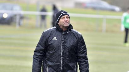 Bild: Hubert Ziegler
Trainer Karl-Heinz Wagner ist derzeit nicht zu beneiden.