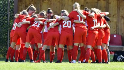 Archivbild: Hubert Ziegler
Bei den Bayernliga-Fußballerinnen des TSV Theuern läuft bereits die Vorbereitung auf die Rückrunde. Unter anderem stehen fünf Testspiele auf dem Programm.