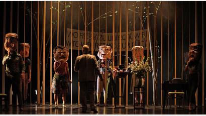 Bild: Karl Forster/exb
Eine Szene aus dem Stück "Wackersdorf", das im Amberger Stadttheater gezeigt wird.