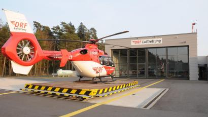 Archivbild: Stephan Huber
Mit schweren Verletzungen wurde ein junger Arbeiter vom Rettungshubschrauber von Reisach in Trausnitz aus in ein Krankenhaus geflogen.