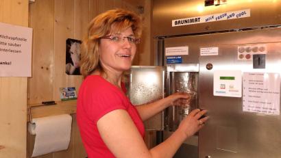 Bild: Hirsch
Frische Milch direkt vom Hof: Der Trend der Direktvermarkter geht in Richtung "Selbstbedienung".