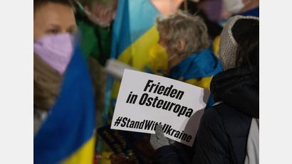 Symbolbild: Boris Roessler/dpa
Auch mehrere Gruppierungen in Weiden treten für "Frieden in Europa" ein. Das Bündnis veranstaltet am Samstag eine Kundgebung.