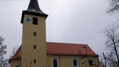 Bild: le
Für die Nikolauskirche, ein weithin sichtbares Flosser Kleinod, hat die Kirchenstiftung im vergangenen Jahr 14.000 Euro ausgegeben.