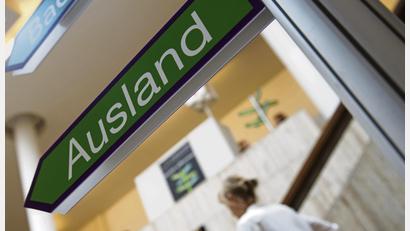 Symbolbild:  Franziska Gabbert/dpa
Während eines Praktikums in einem Betrieb im Ausland können Azubis ihre beruflichen Kenntnisse und Techniken ausbauen.