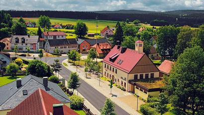 Archivbild: Juliane Eberle/exb
Um das Rathaus wird sich bei der Sommerlounge im August das meiste abspielen. An der Südseite wird auch die Hauptbühne stehen.