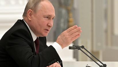 Archivbild: Alexei Nikolsky/Pool Sputnik Kremlin/AP/dpa
Die Eilmeldung schreckte die Welt auf. Putin hat seine Nuklearstreitkräfte in Alarmbereitschaft gesetzt. Doch was steckt wirklich dahinter?