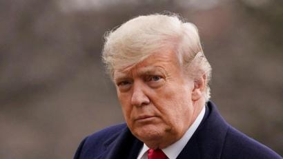 Bild: Evan Vucci/AP/dpa
Ex-US-Präsident Donald Trump auf dem Südrasen des Weißen Hauses in Washington.