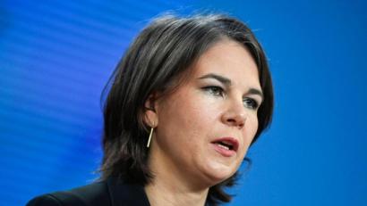 Bild: John Macdougall/AFP POOL/dpa
Außenministerin Annalena Baerbock: Putins Drohung ist ernst zu nehmen.