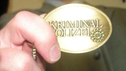 Symbolbild: Alexander G. Walther/Polizei
Die kriminalpolizeilichen Beratungsstellen bieten für alle Bürger Informationen sowie Beratungen zum Schutz vor Verbrechen und zur Vorbeugung von Straftaten an.