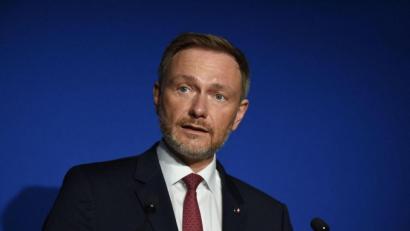 Bild: Eric Piermont/AFP/dpa
„Unser Ziel, auch mein Ziel, ist, dass wir im Laufe dieses Jahrzehnts eine der handlungsfähigsten, schlagkräftigsten Armeen in Europa bekommen“, sagt FDP-Finanzminister Christian Lindner.