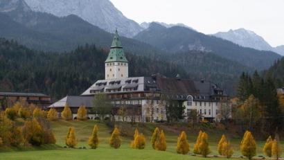 Bild: Sven Hoppe/dpa
Das Hotel Schloss Elmau bei Garmisch-Partenkirchen in Oberbayern.