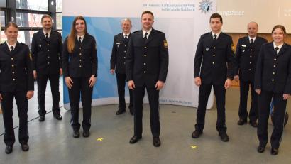 Bild: PHK Roland Seidel, Bepo Nabburg/exb
Mit Polizeioberwachtmeister Achim Bauer (Vierter von rechts) und Lukas Leutsch (Dritter von rechts) schafften es gleich zwei der fünf Seminarbesten in die Top fünf des bayernweiten Rankings.