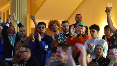 Archivbild: A. Schwarzmeier
Dicht gedrängt standen die Zuschauer am Wochenende im Evangelischen Gemeindehaus.