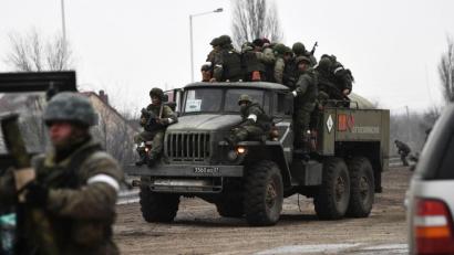 Bild: Konstantin Mihalchevskiy/Sputnik/dpa/Archivbild
Russische Soldaten auf einem Militärlastwagen.