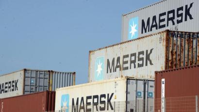 Bild: Gioia Forster/dpa
Von wenigen Ausnahmen abgesehen will Maersk vorerst keine Fracht nach Russland bringen oder von dort holen.