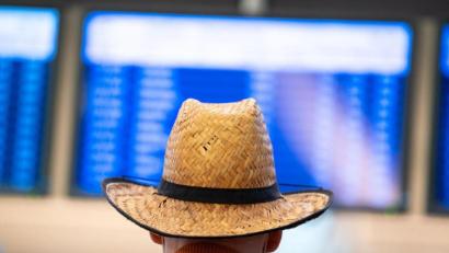 Bild: Jonas Walzberg/dpa
Auf in den Urlaub: Die Reisewirtschaft sieht Anzeichen für eine deutliche Erholung der Branche.