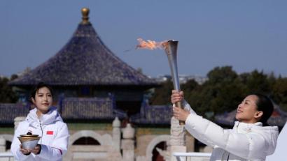 Bild: Ng Han Guan/AP/dpa
Der Fackellauf für die Winter-Paralympics in Peking hat begonnen