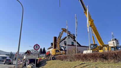 Bild: Matthias Bäumler/fph
Im Auftrag des Mobilfunkbetreibers Vodafone wurde an der Marktredwitzer Straße in Waldershof das Fundament für einen Sendemast gesetzt.