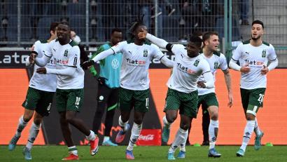 Bild: Federico Gambarini/dpa
Mönchengladbach kam gegen Wolfsburg nach einem 0:2-Rückstand noch zurück.