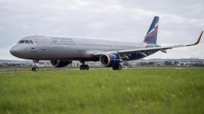 Bild: picture alliance / Sebastian Gollnow/dpa
Die russische Fluggesellschaft Aeroflot verliert Geschäftspartner.