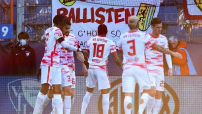 Bild: Bernd Thissen/dpa
Leipzigs Christopher Nkunku (M) erzielte das entscheidende Tor in Bochum.