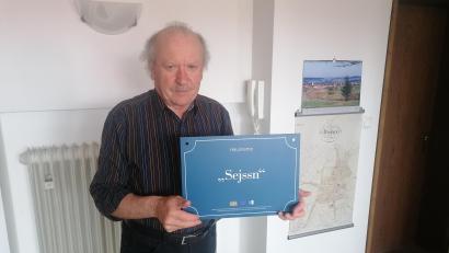 Bild: Winderl
Sein eigenes Hausnamensschild hat der "Sejssn Hans" noch nicht angebracht – das soll aber bald geschehen.