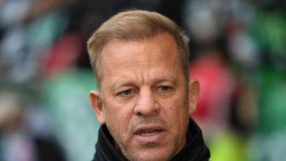 Bild: Carmen Jaspersen/dpa
Werder Bremens ehemaliger Trainer Markus Anfang wird wegen der Nutzung eines gefälschten Impfausweises bestraft.
