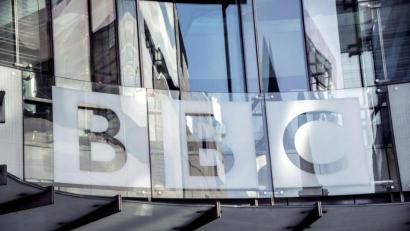 Bild: Ian West/PA/dpa
Das Gebäude des öffentlich-rechtlichen britischen Senders BBC in London.
