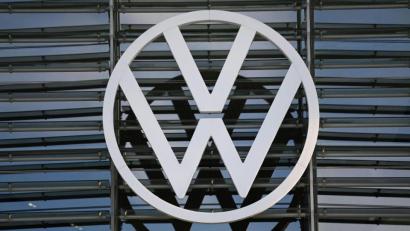 Bild: Swen Pförtner/dpa
Wegen des Kriegs in der Ukraine: Volkswagen setzt sein Russland-Geschäft aus.