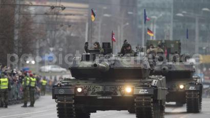 Archivbild: Mindaugas Kulbis
Im Jahr 2018 nahm die Bundeswehr mit Kampfpanzern vom Typ Leopard II an der Militärparade zum 100. Jahrestag des litauischen Militärs in Vilnius teil.