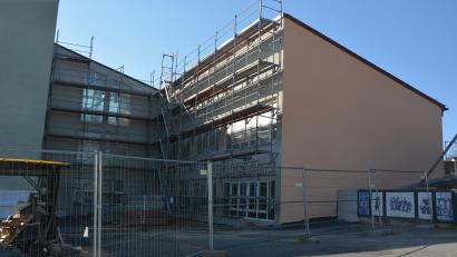 Bild: jr
Für die Baustelle Grundschule soll jetzt ein Bauzeitenplan aufgestellt werden, berichtete Bürgermeister Klaus Meyer jetzt im Marktrat. Für die Sanierung der Turnhalle liegt inzwischen die Abrechnung vor.