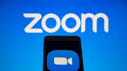 Bild: Andre M. Chang/ZUMA Wire/dpa
Die Umsätze des Videokonferenz-Dienstes Zoom gehen merklich zurück.