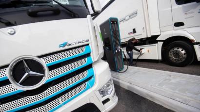 Bild: Marijan Murat/dpa
Daimler Truck wird Teil der Dax-Familie.