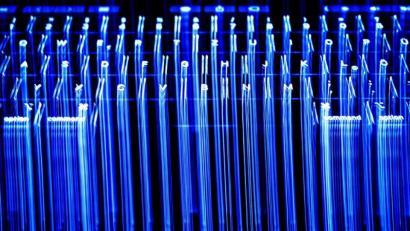 Bild: Mohssen Assanimoghaddam/dpa
Das Hackerkollektiv Anonymous hat russische Staatmedien wie die Online-Auftritte von Zeitungen angegriffen und ruft zum Stopp des Krieges auf.