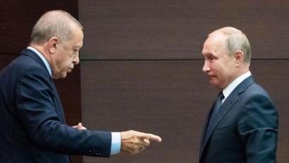 Bild: Pavel Golovkin/AP Pool/dpa
Wladimir Putin und Recep Tayyip Erdogan wollen am Sonntag telefonieren.