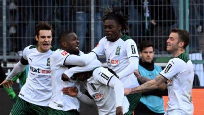 Bild: Federico Gambarini/dpa
Mönchengladbachs Breel Embolo (M) traf zum vielumjubelten Ausgleich.