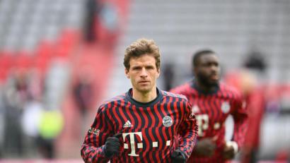 Bild: Tobias Hase/dpa
Bayerns Thomas Müller (M) steht gegen Bayer Leverkusen wieder zur Verfügung.