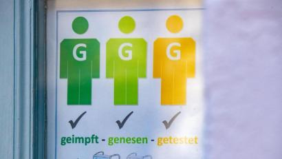 Bild: Bernd Wüstneck/dpa
Ab 4. März wird aus der 2G-plus-Regel dann 3G.