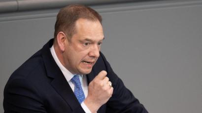 Bild: Christophe Gateau/dpa
Henning Otte ist verteidigungspolitischer Sprecher der CDU/CSU-Bundestagsfraktion.