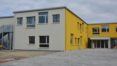 Bild: jr
In den neu gebauten Caritas-Kinderhort auf dem Gelände der Grundschule Mitterteich beginnt am Montag, 7. März, nach mehrmaligen Verzögerungen der Betrieb.
