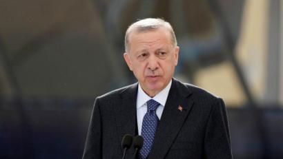 Bild: Ebrahim Noroozi/AP/dpa
Der türkische Präsident Recep Tayyip Erdogan fordert von Russland eine Waffenruhe in der Ukraine.